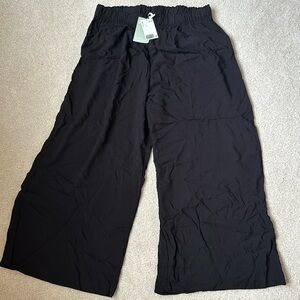 H and M Ankle length Womens wide leg viscose pants size L